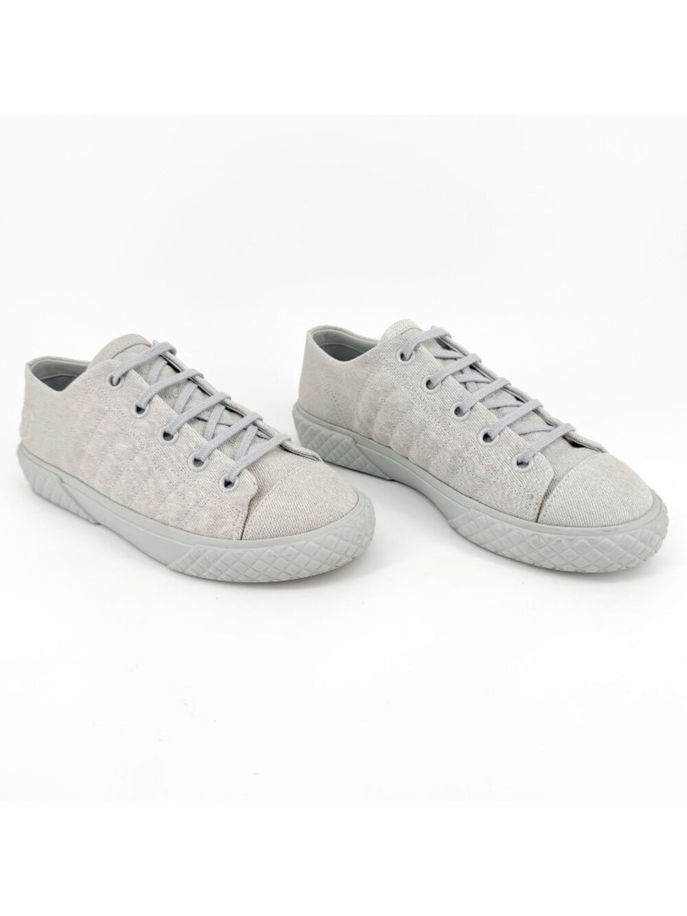 Chanel Quilted Low Top Denim Sneakers Size 39 US 8.5 Blue Gray Canvas CC